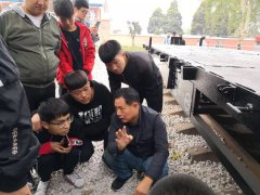 ��������ְҵѧУ:��ѧ���²�